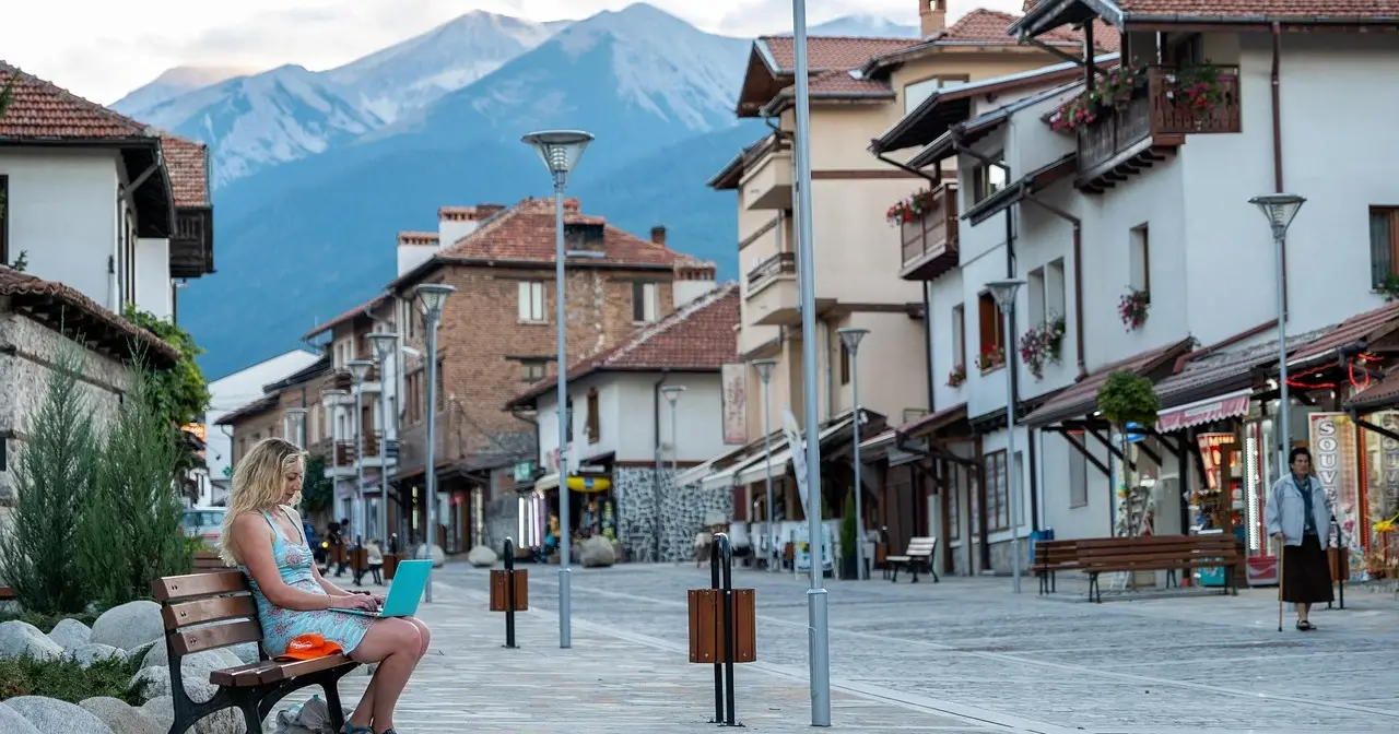 Travel Tech Trends for Digital Nomads and Frequent Travelers